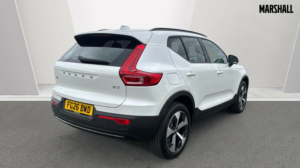 Volvo XC40 Volvo Xc40 Estate 2.0 B3p Plus Dark FG26BWD White #2