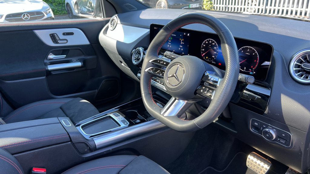 Mercedes-Benz GLA Class Gla 220D 4Matic Amg Line Premium Plus KX25UXK Black #3