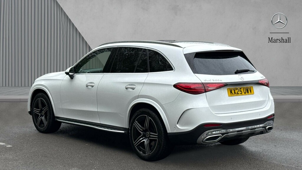 Mercedes-Benz GLC Class Glc 300D 4Matic Amg Line Premium 9G-tronic KX25UWV White #2