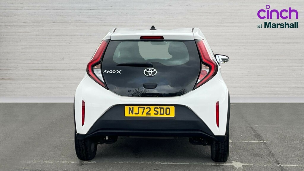 Toyota Aygo X Aygo X 1.0 Vvt-i Pure NJ72SDO White #4