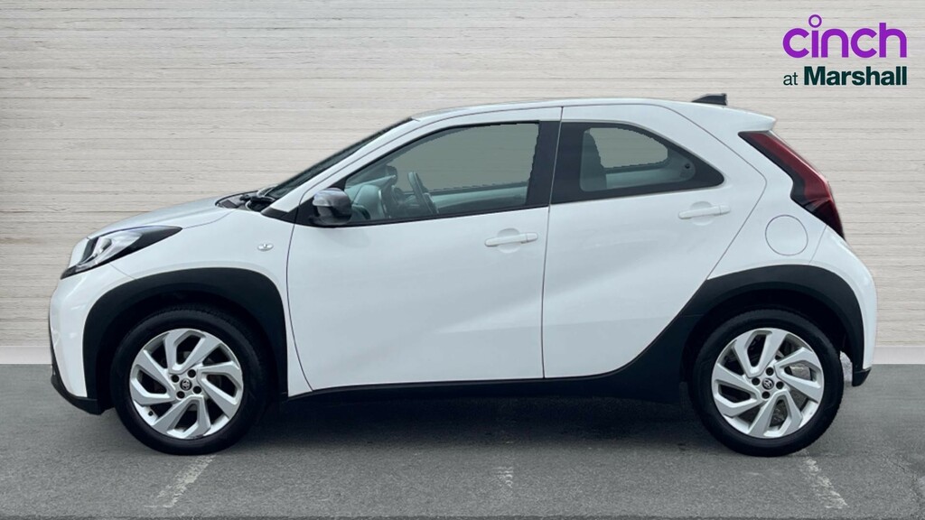 Toyota Aygo X Aygo X 1.0 Vvt-i Pure NJ72SDO White #6
