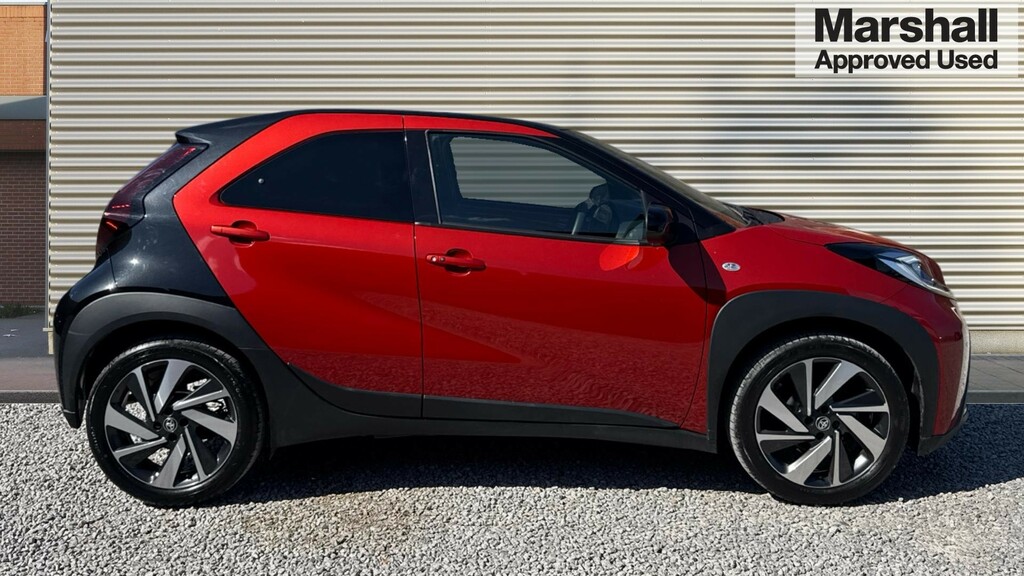 Toyota Aygo X Aygo X 1.0 Vvt-i Exclusive VK74GXS Red #2