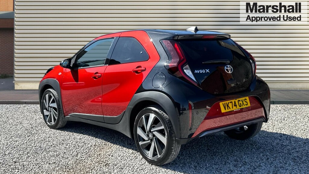 Toyota Aygo X Aygo X 1.0 Vvt-i Exclusive VK74GXS Red #5