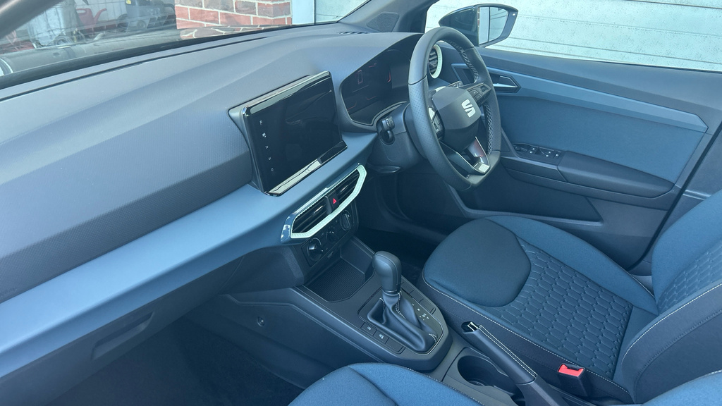 Seat Arona Arona 1.0 Tsi 115 Se Technology Dsg Hatchback EY26UKJ Black #2