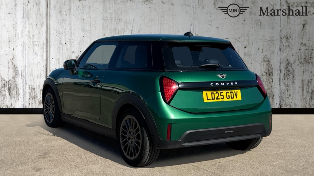 Mini Hatch Cooper 1.5 C Exclusive LD25GDV Green #2