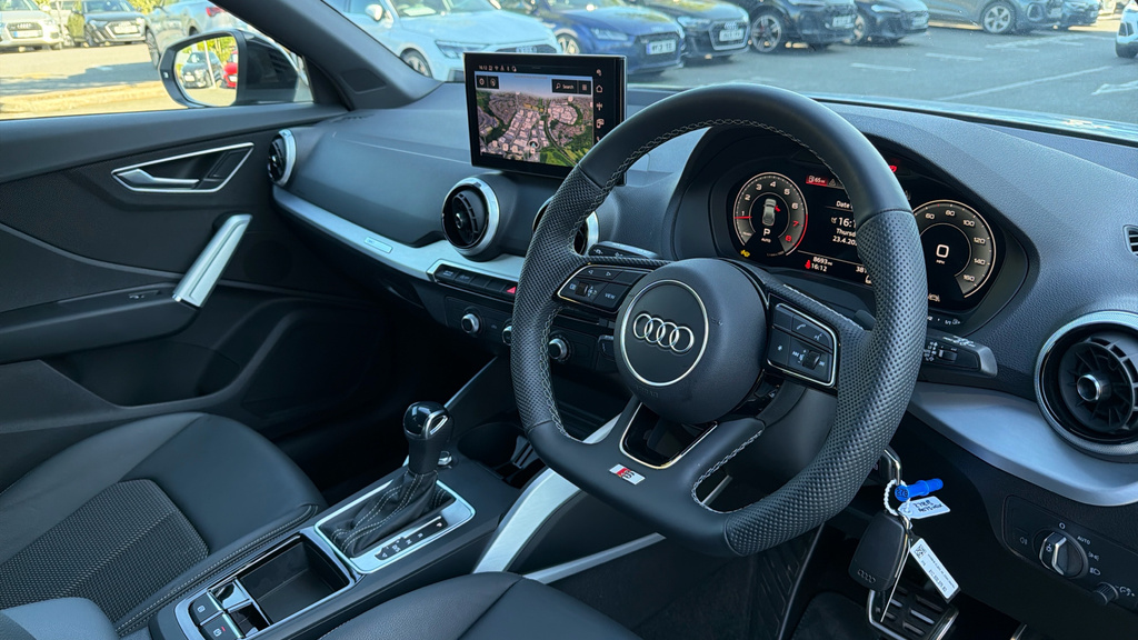 Audi Q2 Q2 35 Tfsi Black Edition S Tronic AO75VDX White #6