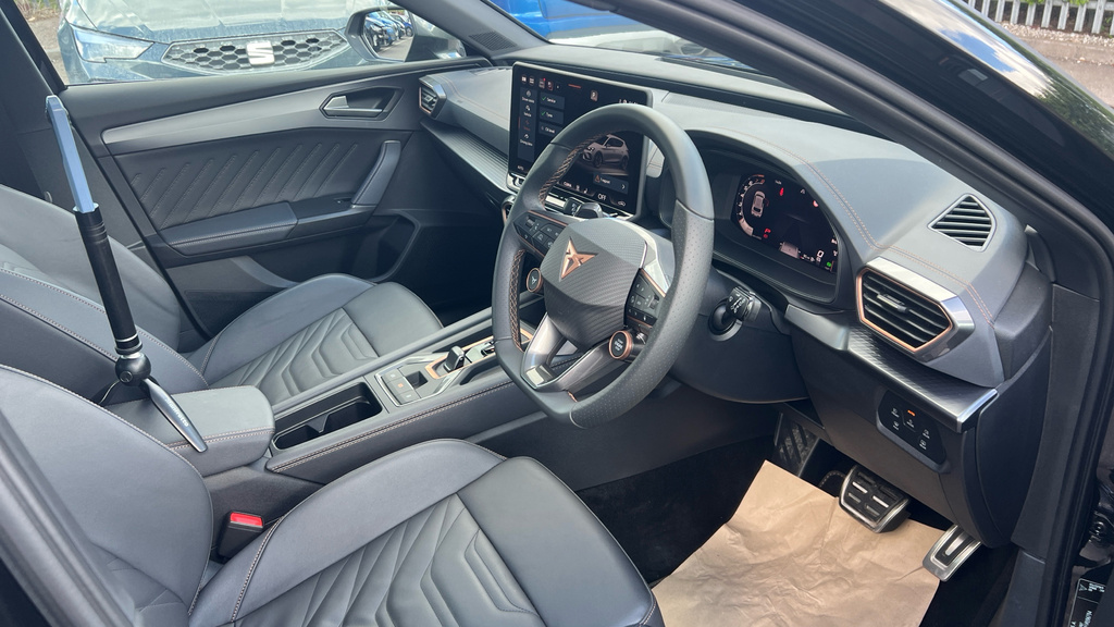 Cupra Leon Leon 2.0 Tsi 300 Vz2 Dsg Black #6