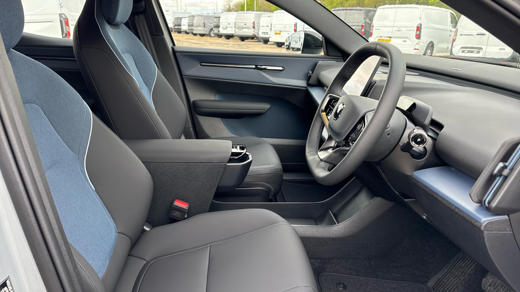 Volvo EX30 Ex30 200Kw Sm Extended Range Plus 69Kwh E AF26MZW Grey #6