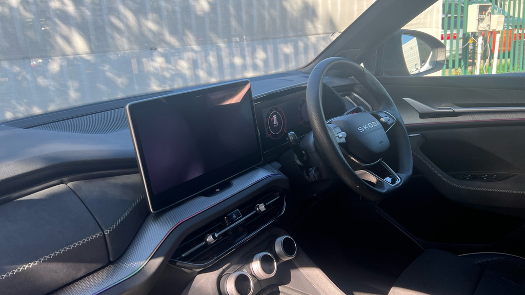 Skoda Kodiaq Kodiaq 2.0 Tdi 193 Sportline 4X4 Dsg 7 Seat DG75EFY Red #2