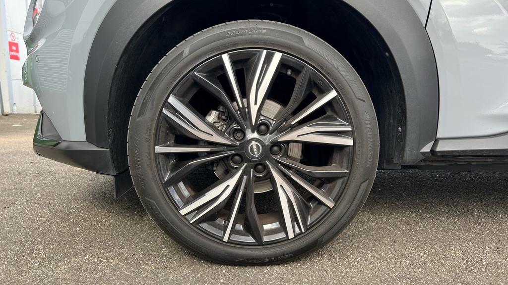 Nissan Juke Juke 1.0 Dig-t 114 Tekna YP73CNK Grey #4