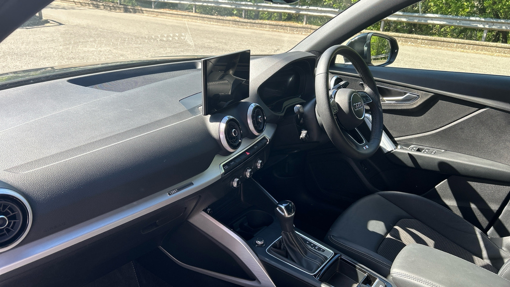 Audi Q2 Q2 35 Tfsi S Line S Tronic YD24RCJ Black #2