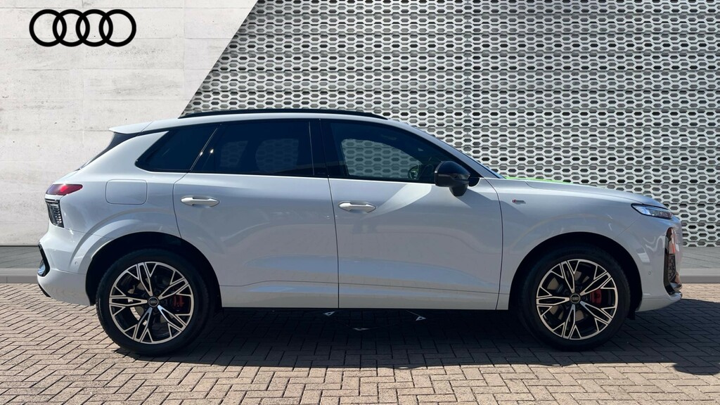 Audi Q3 Audi Q3 Suv Launch Edition Tfsi Quattro 265 Ps S T LV26VLL White #4