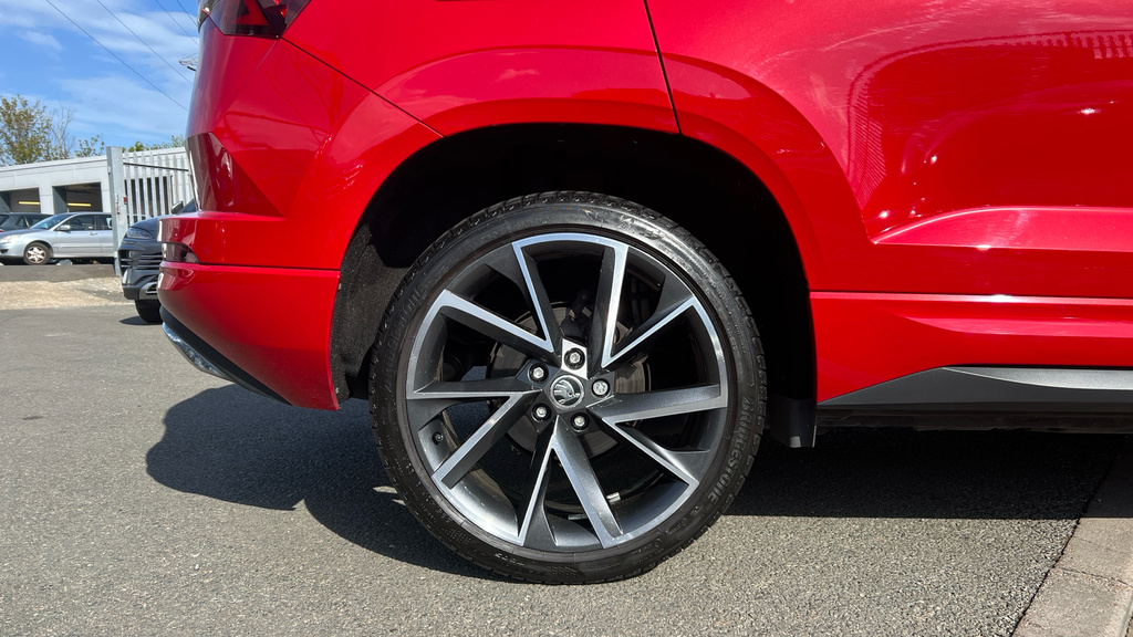 Skoda Karoq Karoq 1.5 Tsi Sportline Red #5