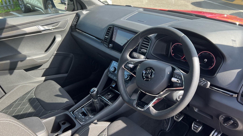Skoda Karoq Karoq 1.5 Tsi Sportline Red #6