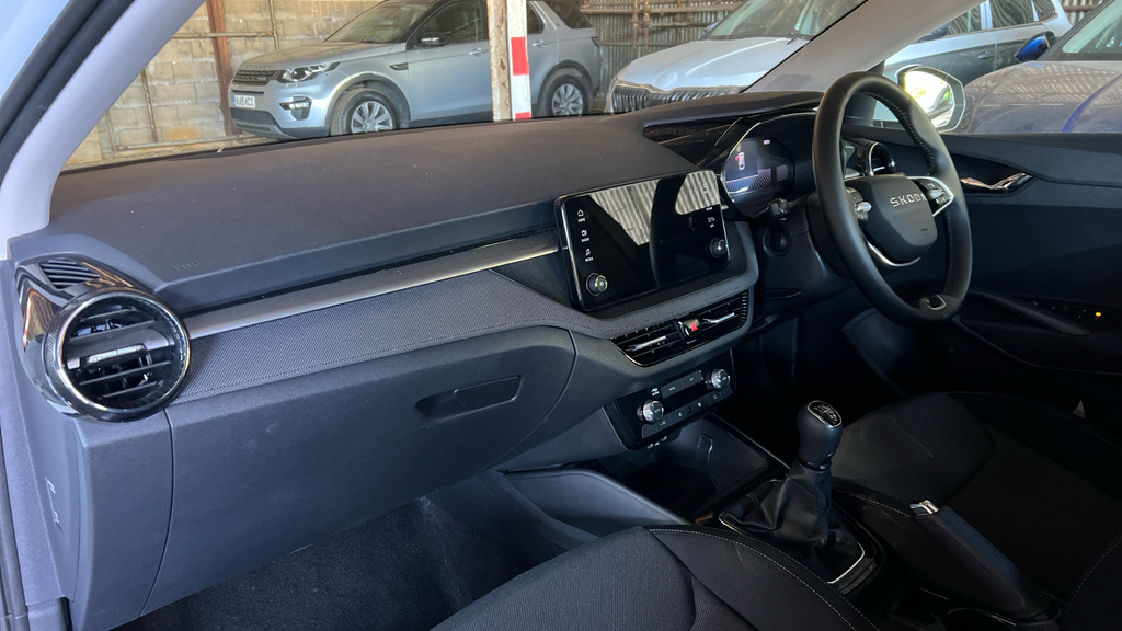Skoda Fabia Fabia 1.0 Tsi Se Edition GL25DVT White #2