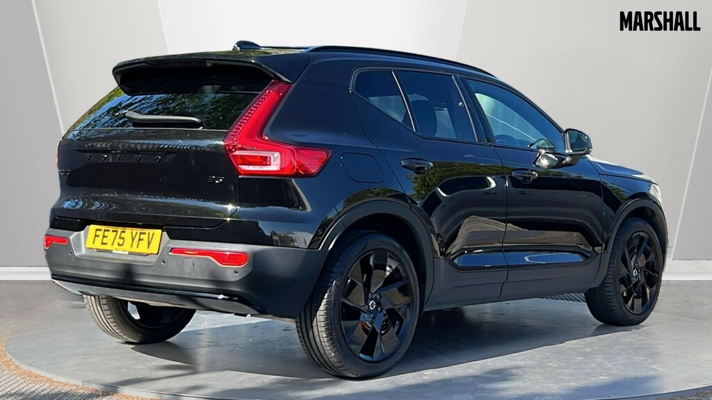 Volvo XC40 Xc40 2.0 B3p Plus Black Edition FE75YFV Black #2