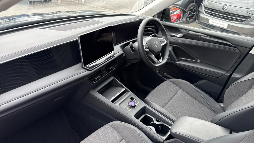 Volkswagen Tiguan Tiguan 1.5 Tsi Ehybrid Match Dsg GL25OLC Black #2