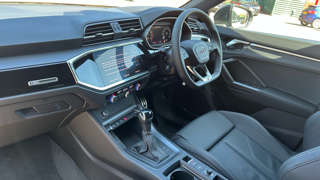 Audi Q3 Q3 35 Tfsi Black Edition S Tronic 20 Alloy LR75OUY Blue #2