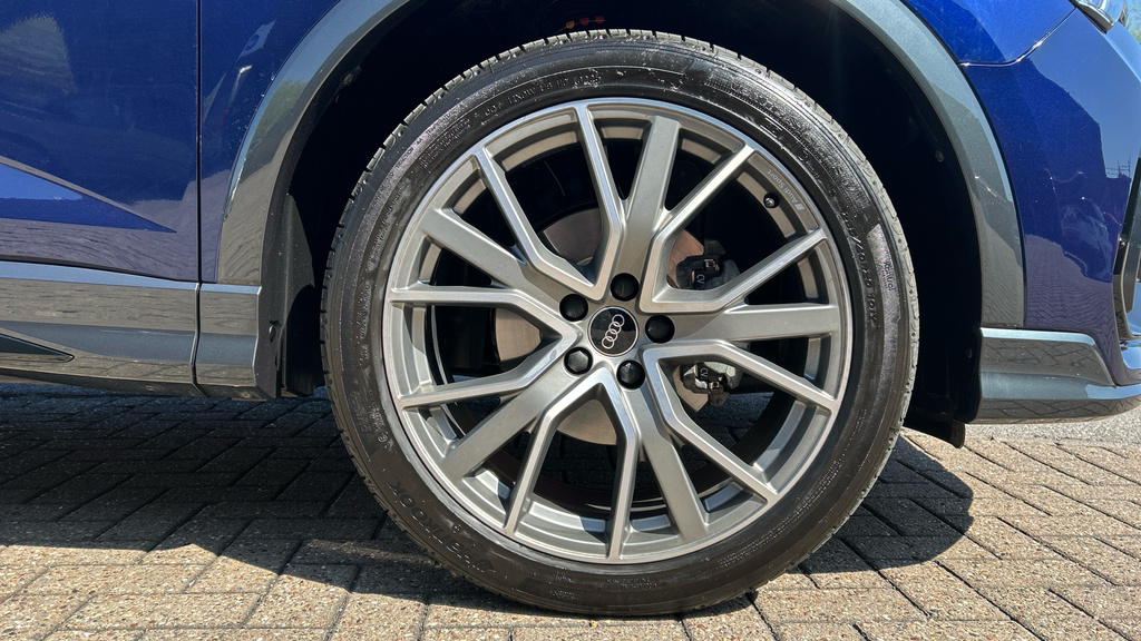 Audi Q3 Q3 35 Tfsi Black Edition S Tronic 20 Alloy LR75OUY Blue #5