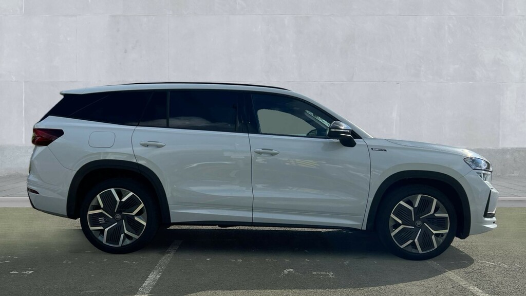 Skoda Kodiaq Skoda Kodiaq Estate 1.5 Tsi Iv 204 Sportline D OY26CYJ White #4