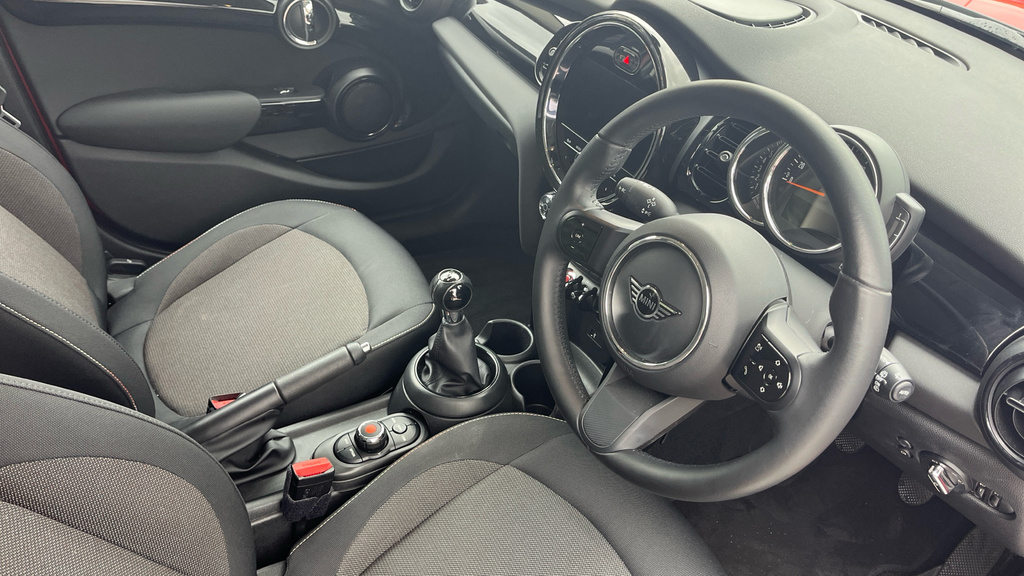 Mini Hatch Hatchback 1.5 Cooper Classic VN21EHB Red #6