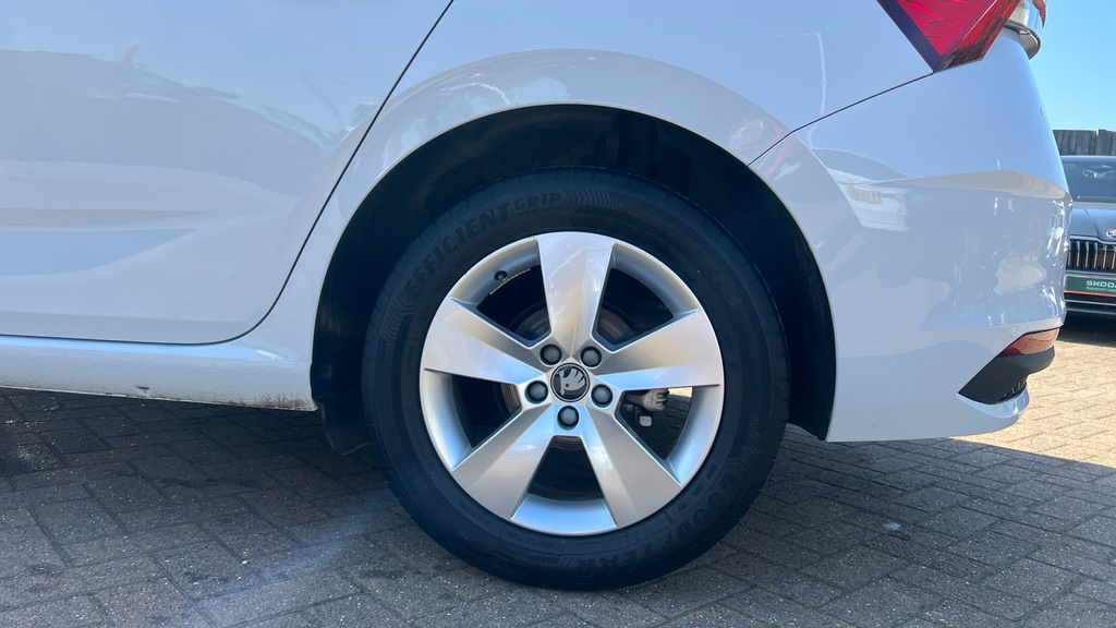 Skoda Scala Scala 1.0 Tsi 116 Se Edition Dsg GF25YWM White #5