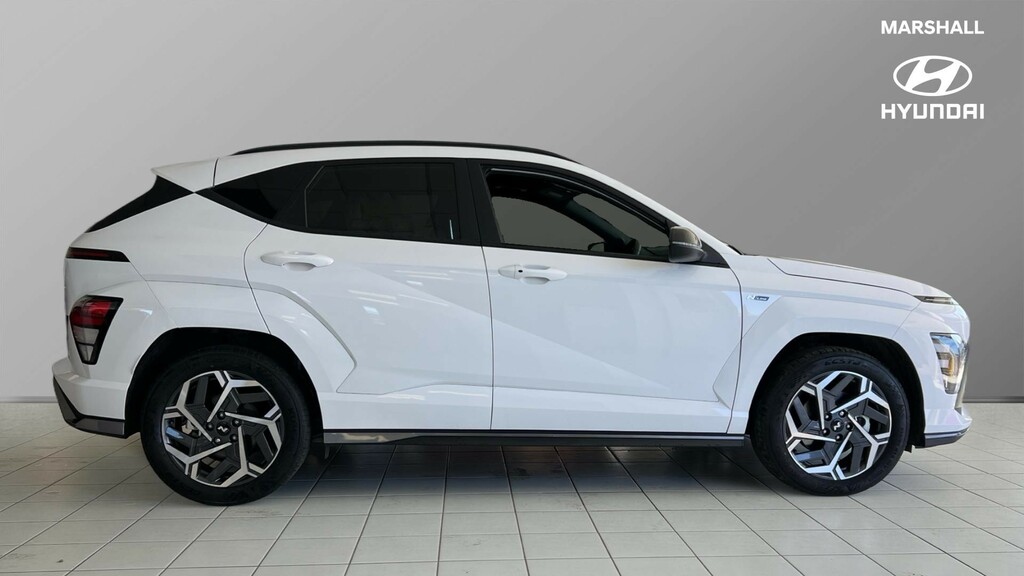 Hyundai Kona Kona 1.6 Hybrid 129 N Line Dct EF25GZD White #2