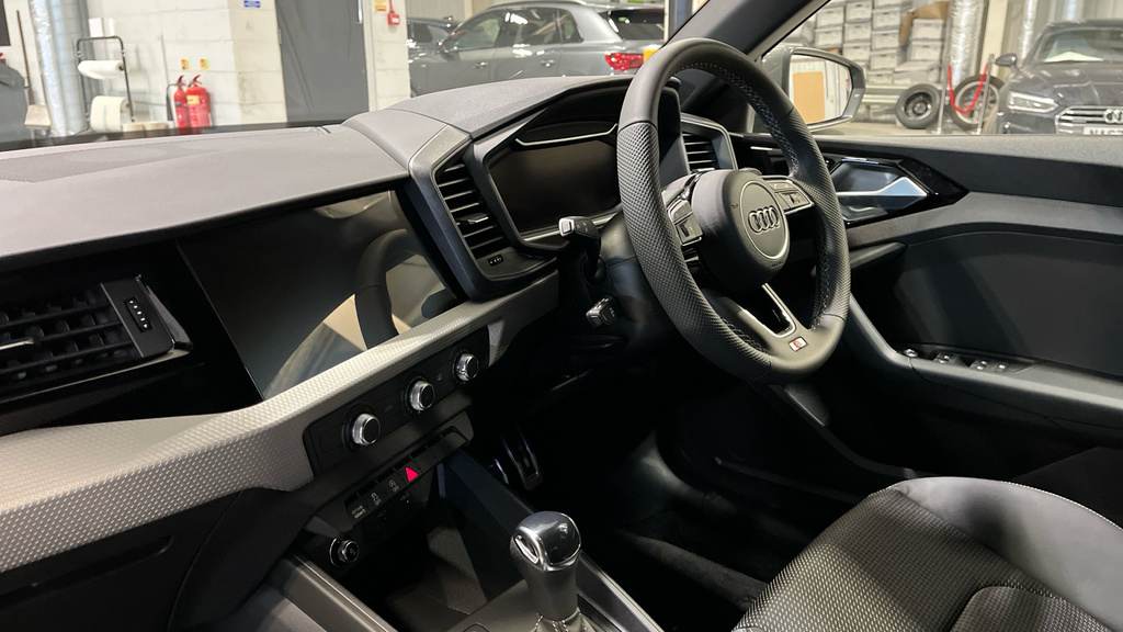 Audi A1 Audi A1 Sportback S Line 35 Tfsi 150 Ps S Tronic LV26HHZ Grey #2