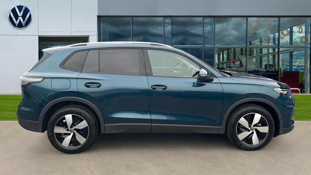 Volkswagen Tiguan Tiguan Match 1.5 Etsi 150 Ps 7-Speed Dsg Blue #4