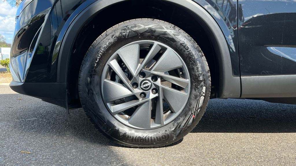 Nissan Qashqai Qashqai 1.3 Dig-t Mhb 140 Acenta Premium OV26LJL Black #4