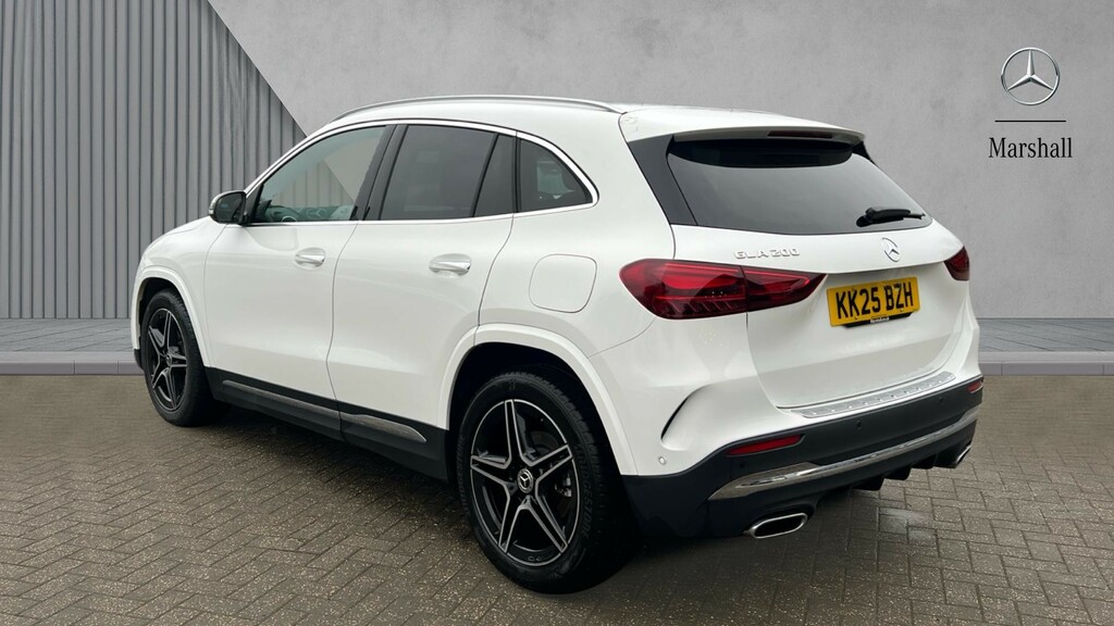 Mercedes-Benz GLA Class Gla 200 Amg Line Executive KK25BZH White #2