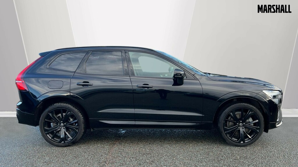 Volvo XC60 Xc60 2.0 B5p Plus Black Edition Awd Geartronic YG25JCU Black #3