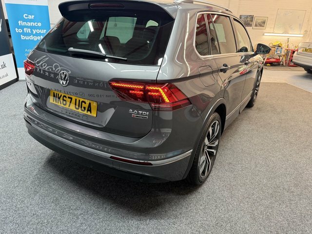 Volkswagen Tiguan 2.0 Tdi R-line 4-Motion NK67UGA Grey #4