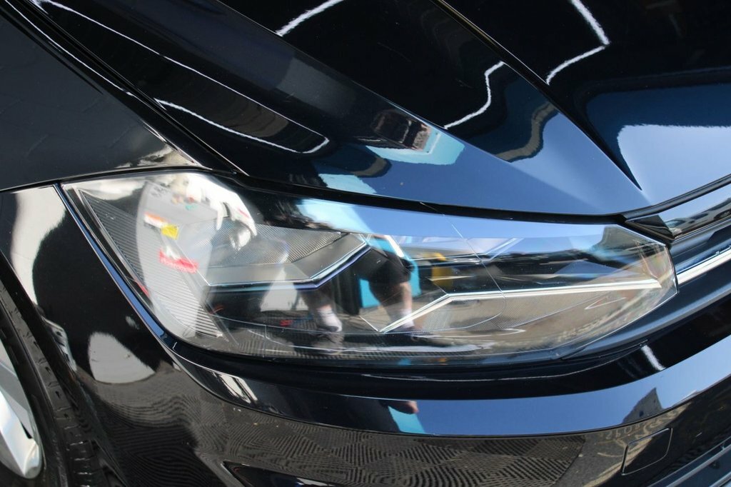 Volkswagen Polo 1L Se SH68YYA Black #6
