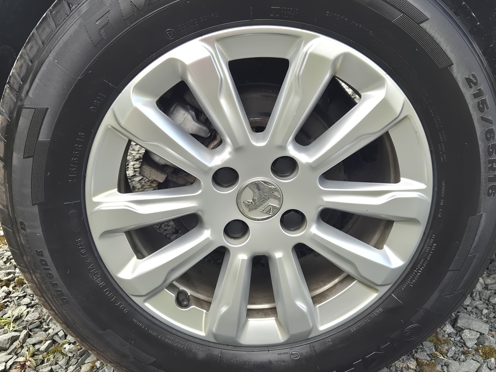 Vauxhall Corsa E Elite Nav Red #9