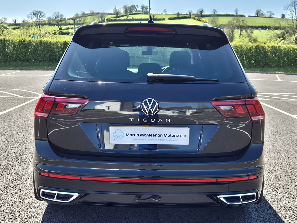 Volkswagen Tiguan 2.0Tdi R  Black #6