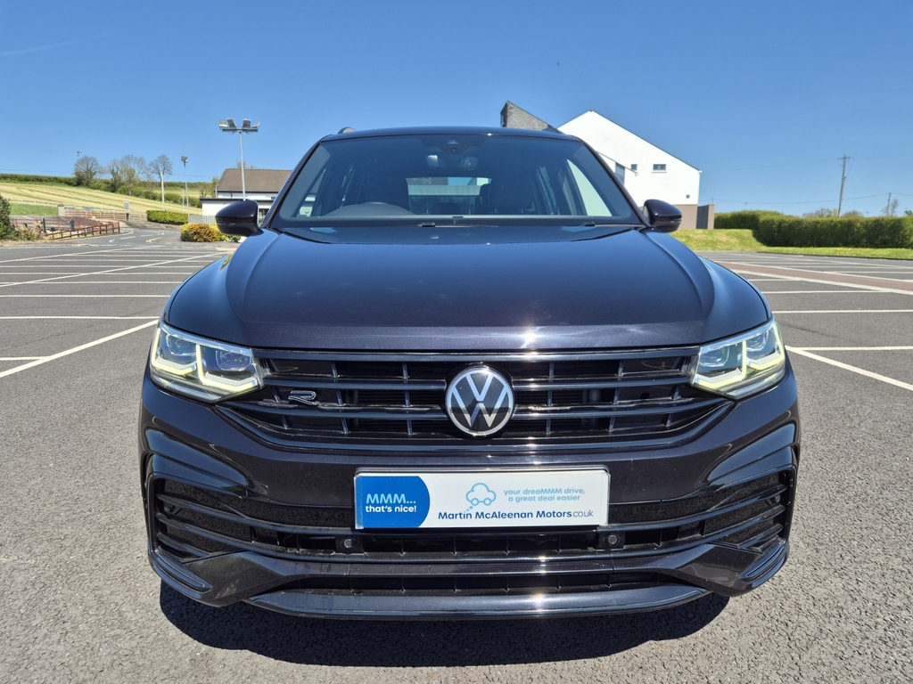 Volkswagen Tiguan 2.0Tdi R  Black #4