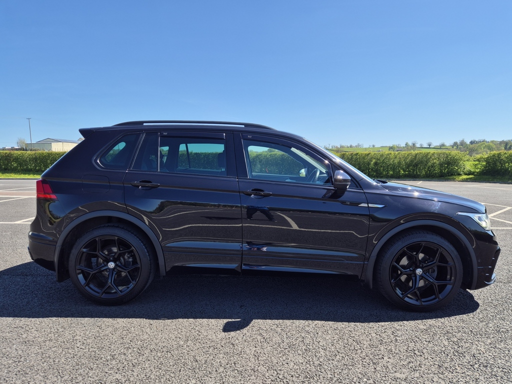 Volkswagen Tiguan 2.0Tdi R  Black #5