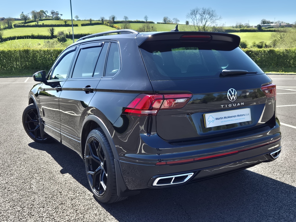 Volkswagen Tiguan 2.0Tdi R  Black #3