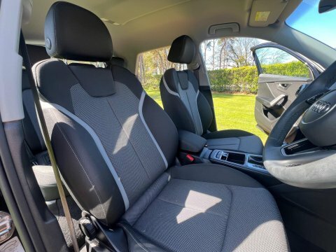 Audi Q2 Tfsi Sport YP75ASU Black #4