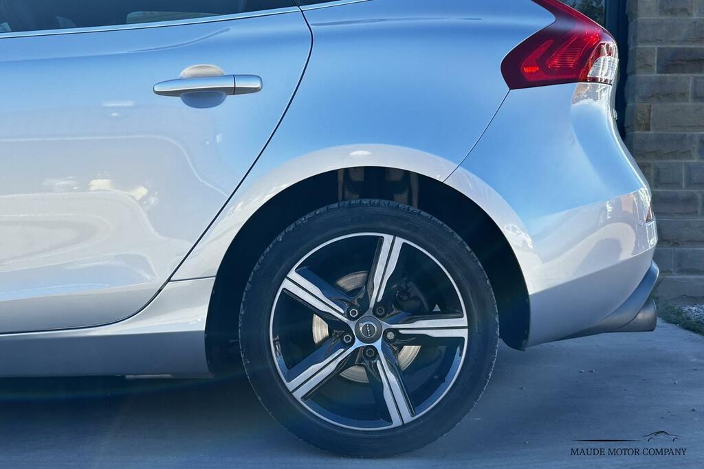Volvo V40 2.0 T2 R-design Nav Plus Hatchback Manu YE67KRV Silver #5