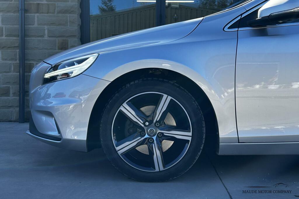Volvo V40 2.0 T2 R-design Nav Plus Hatchback Manu YE67KRV Silver #4