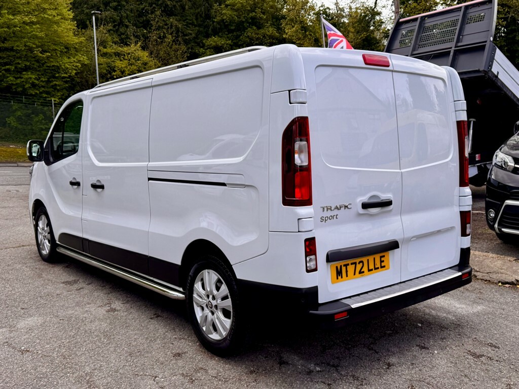 Renault Trafic 2.0L Ll30 Sport Dci MT72LLE White #5