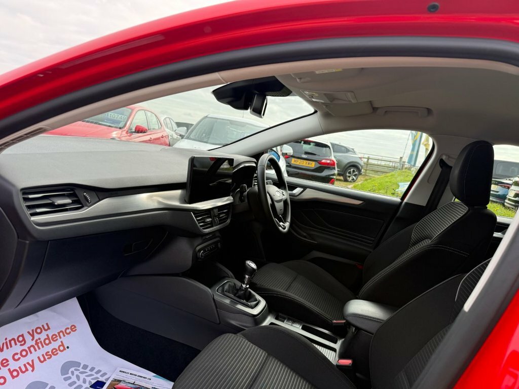 Ford Focus 1L Titanium BK23XYA Red #4