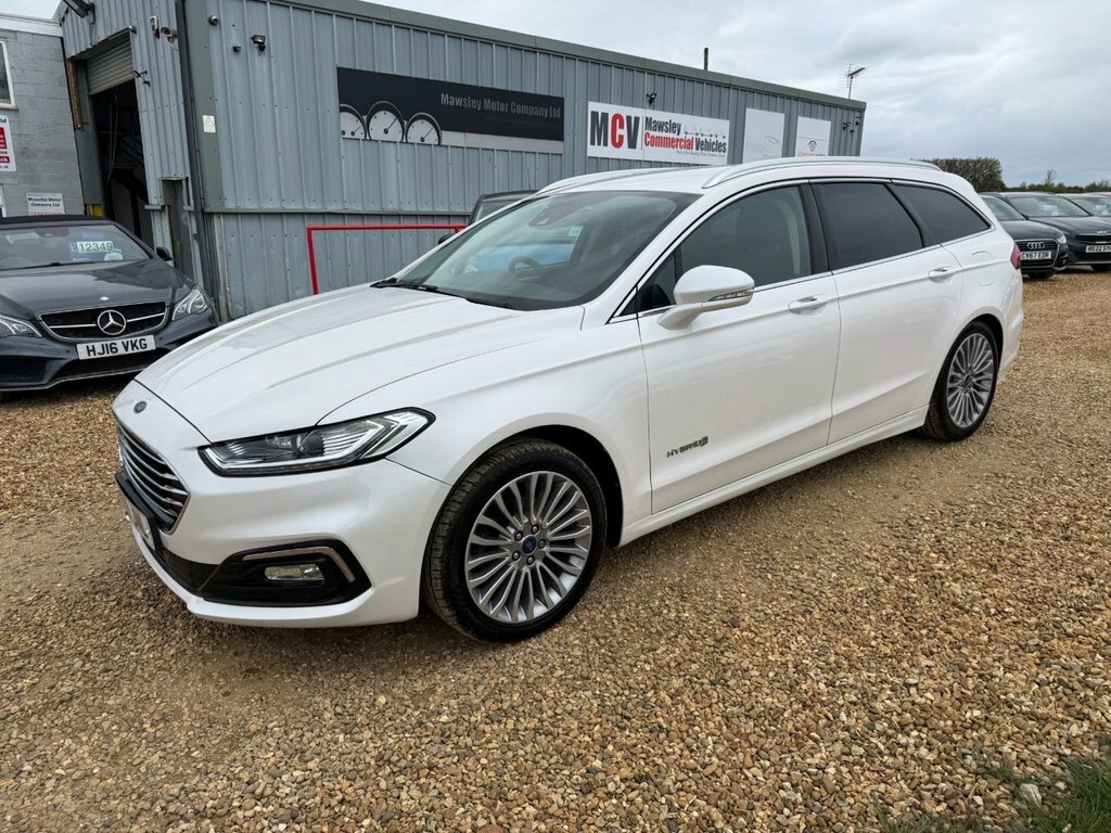 Ford Mondeo 2L Titanium Edition White