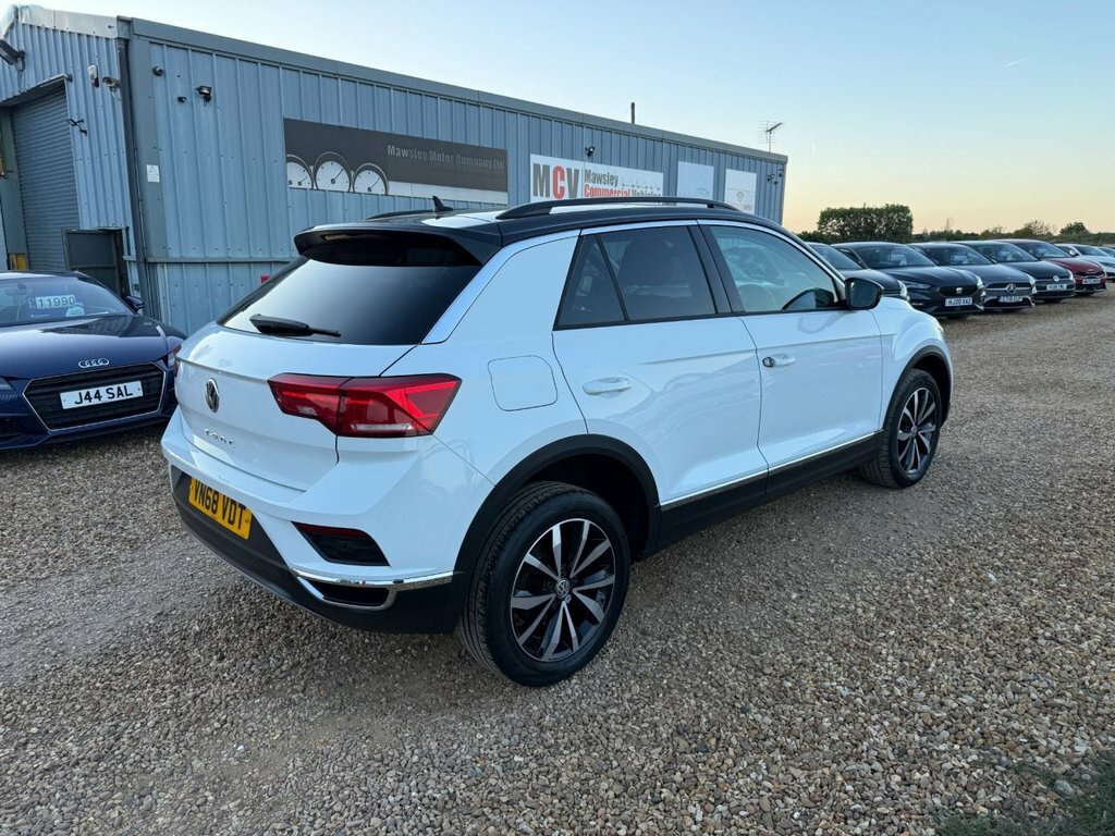 Volkswagen T-Roc 1.5L Design VN68VDT White #3