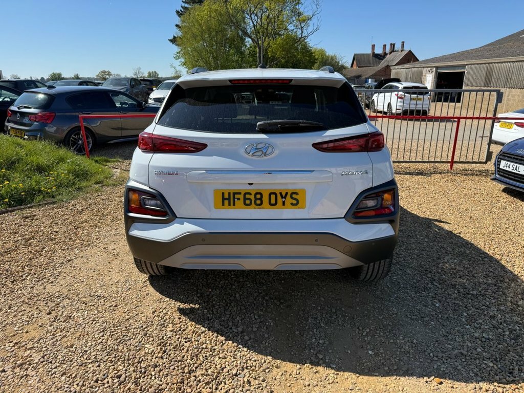 Hyundai Kona 1L Premium White #6