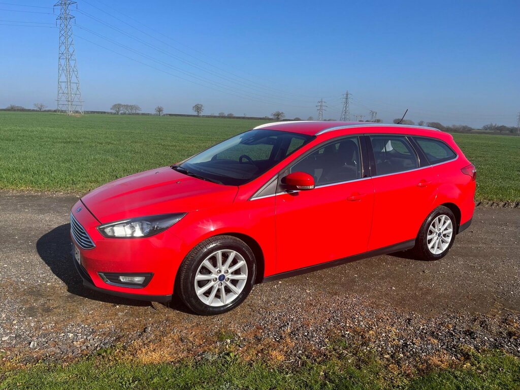 Ford Focus 1.0T Ecoboost Titanium Estate Euro EO67FFC Red #3