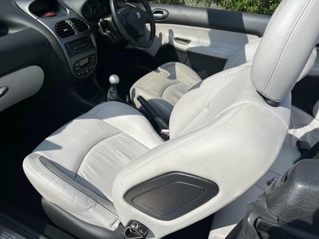 Peugeot 206 CC 2.0 16V Allure Convertible 204 Blue #2