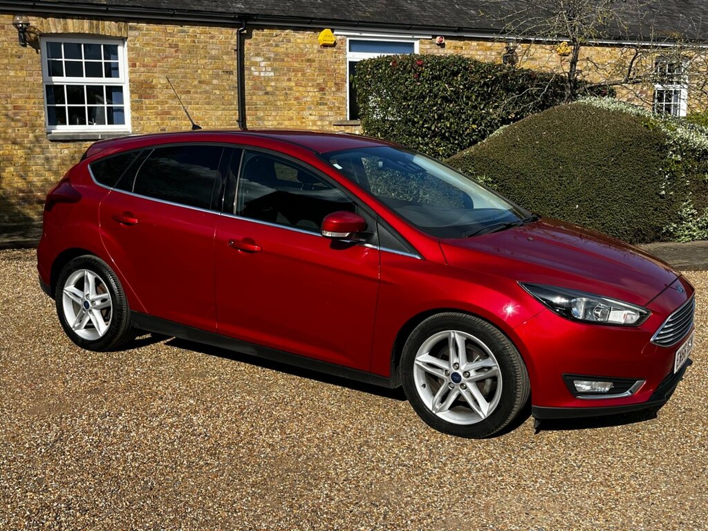 Ford Focus 1.0T Ecoboost Titanium Hatchback E Red #5